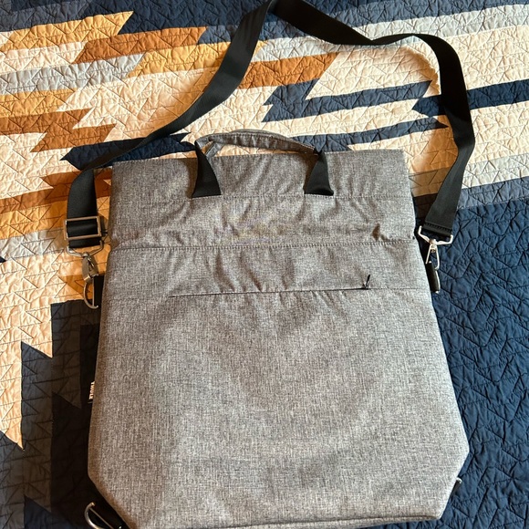 Thule gray changing bag - Picture 2 of 5